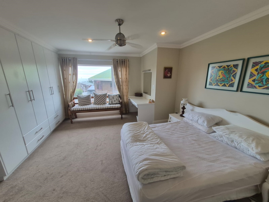 3 Bedroom Property for Sale in Boggomsbaai Western Cape